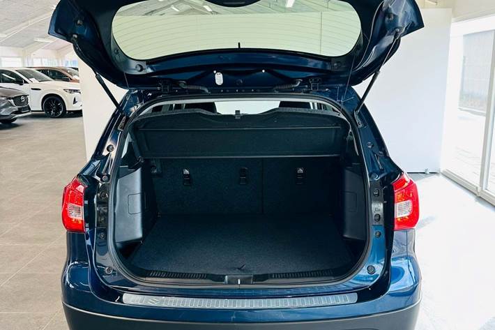 Blå Suzuki S-Cross fra 2018