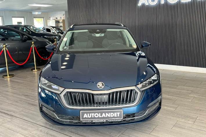 Blå Skoda Octavia fra 2021