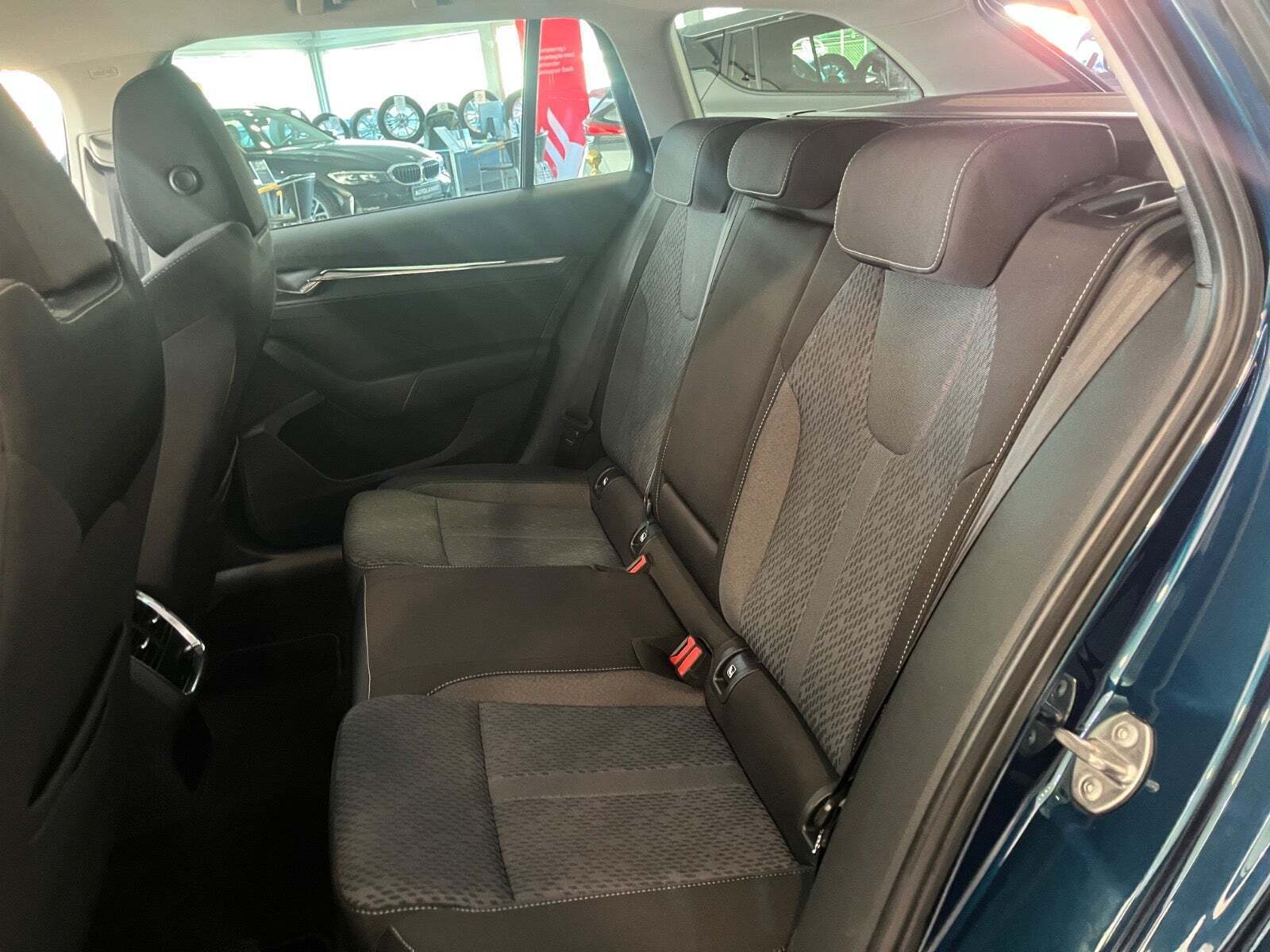 Blå Skoda Octavia fra 2021