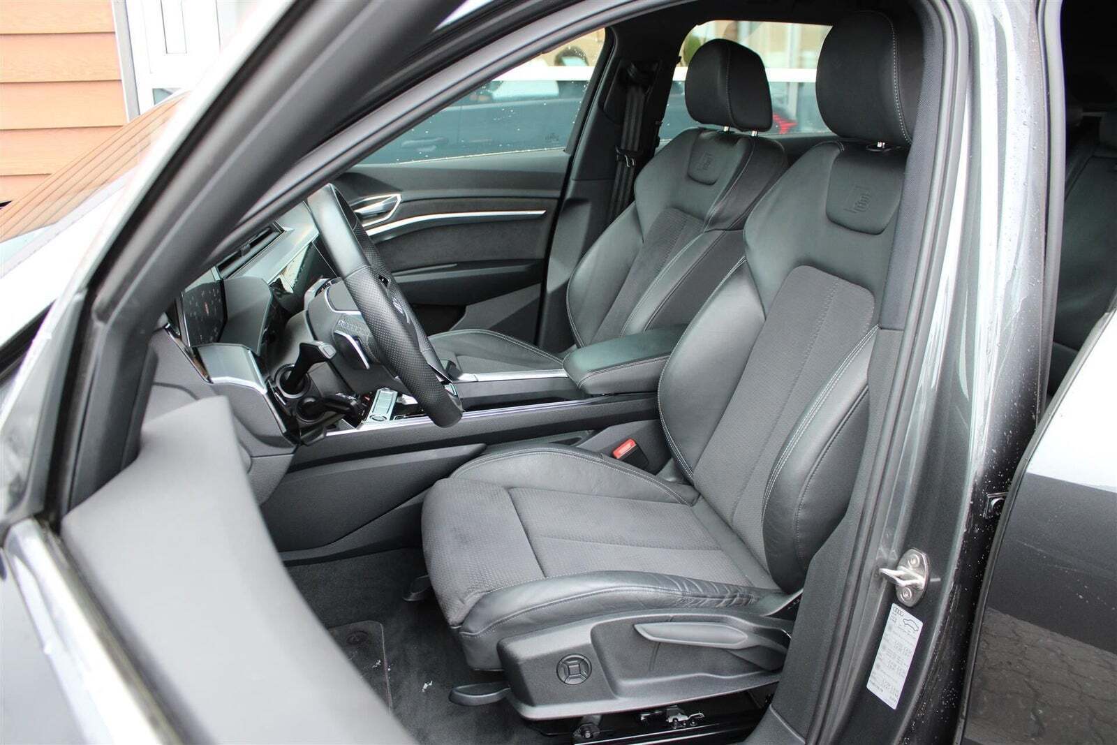 Audi e-tron 55 S-line quattro