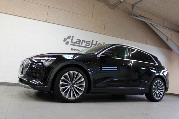 Sort Audi e-tron fra 2023