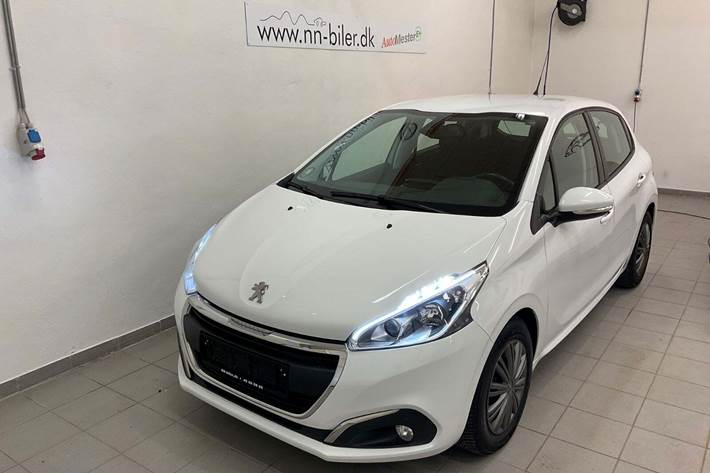 Hvid Peugeot 208 fra 2017
