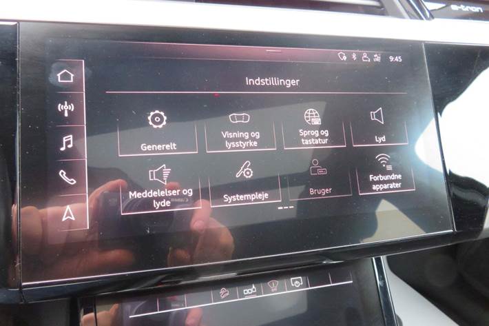 Sort Audi e-tron fra 2020