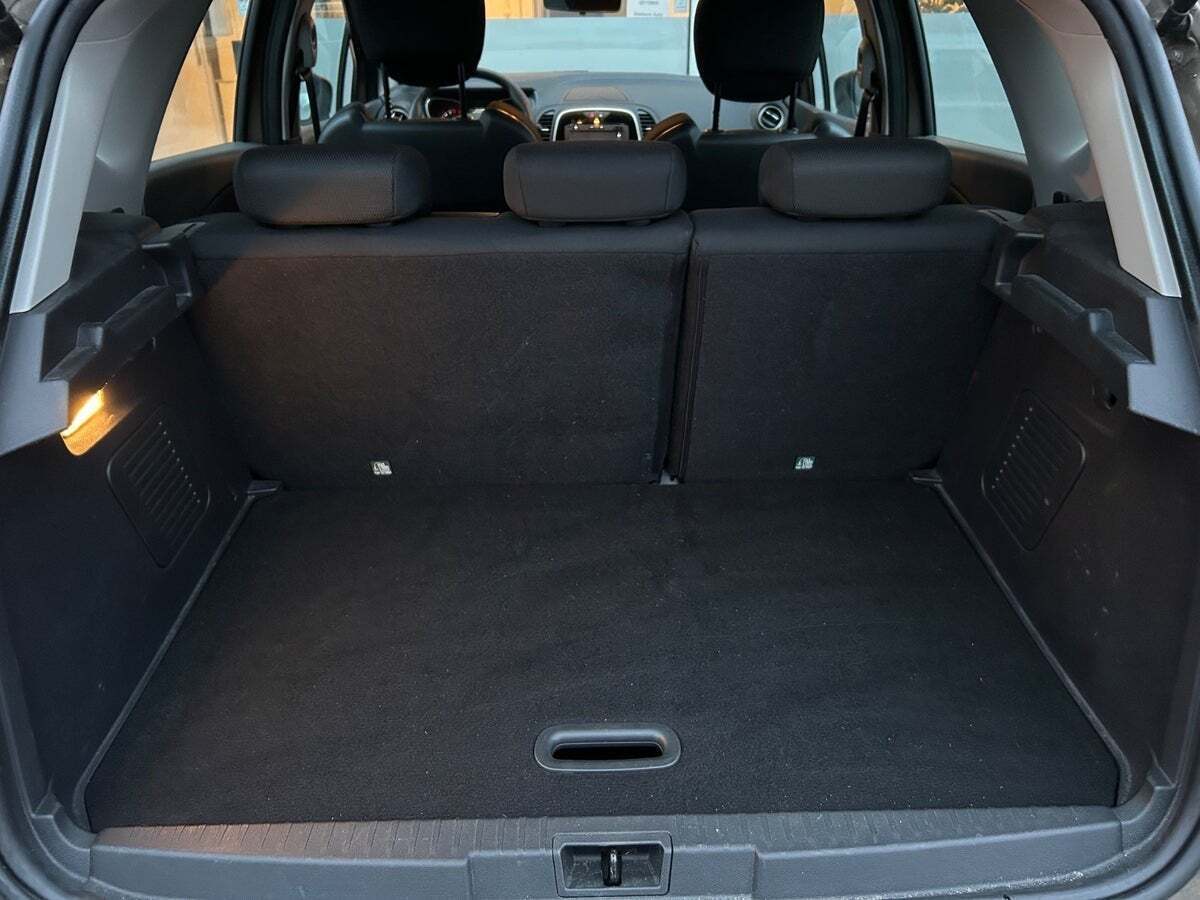 Brun Renault Captur fra 2018