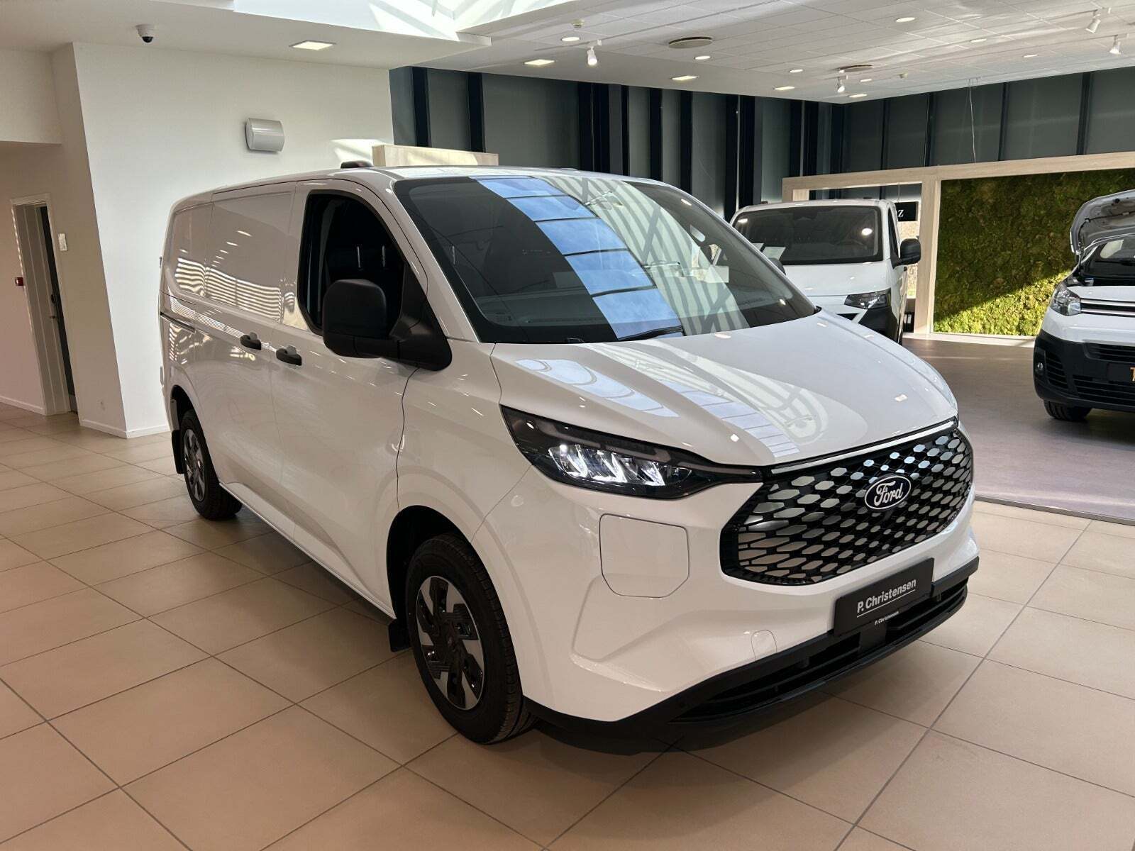 Ford E-Transit Custom 320S 64 Trend