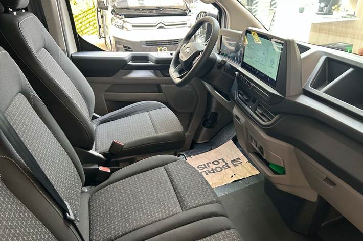 Hvid Ford E-Transit Custom 320S fra 2026