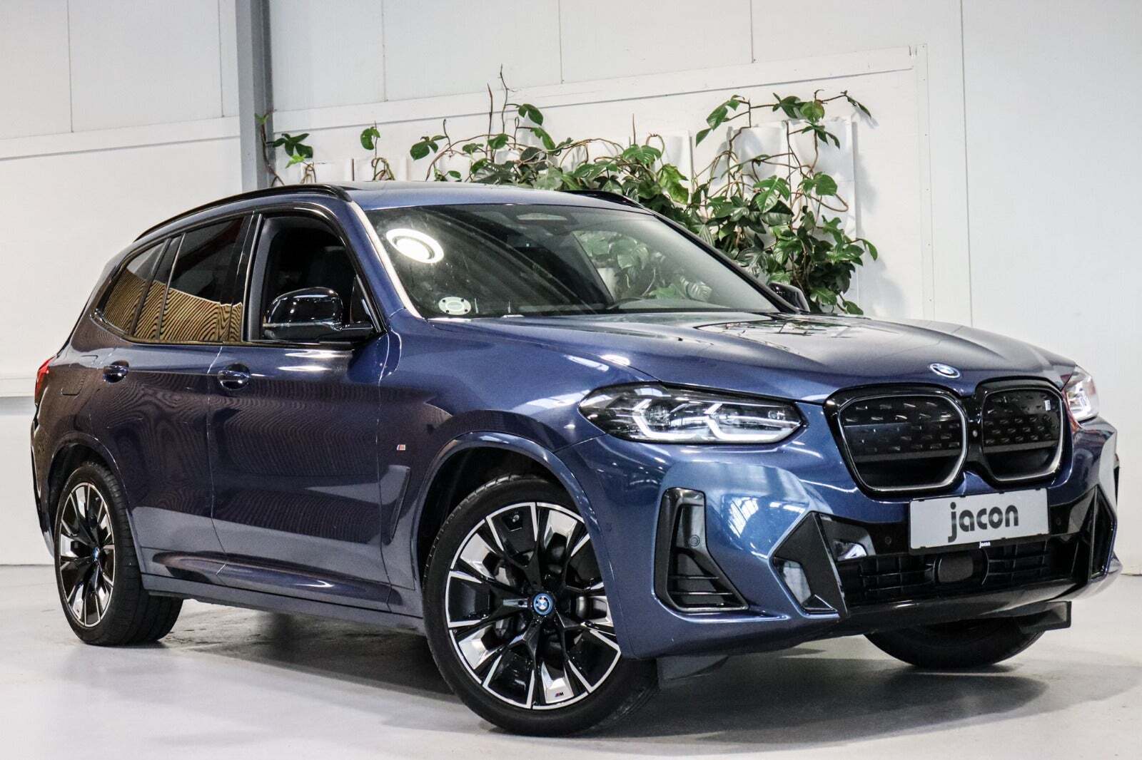 BMW iX3 Charged Plus M-Sport