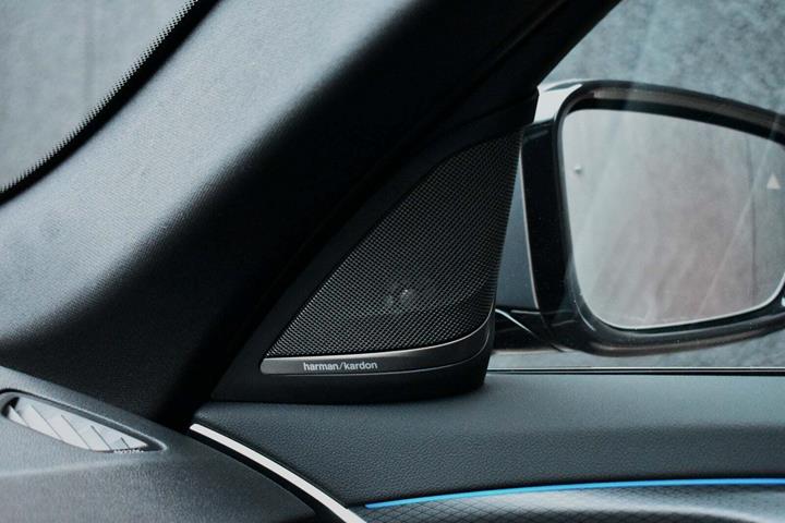 Sort BMW 530e fra 2022