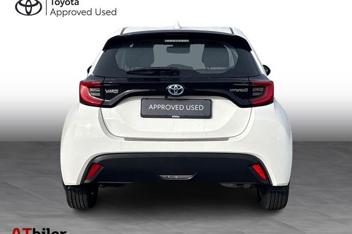 Hvid Toyota Yaris fra 2022