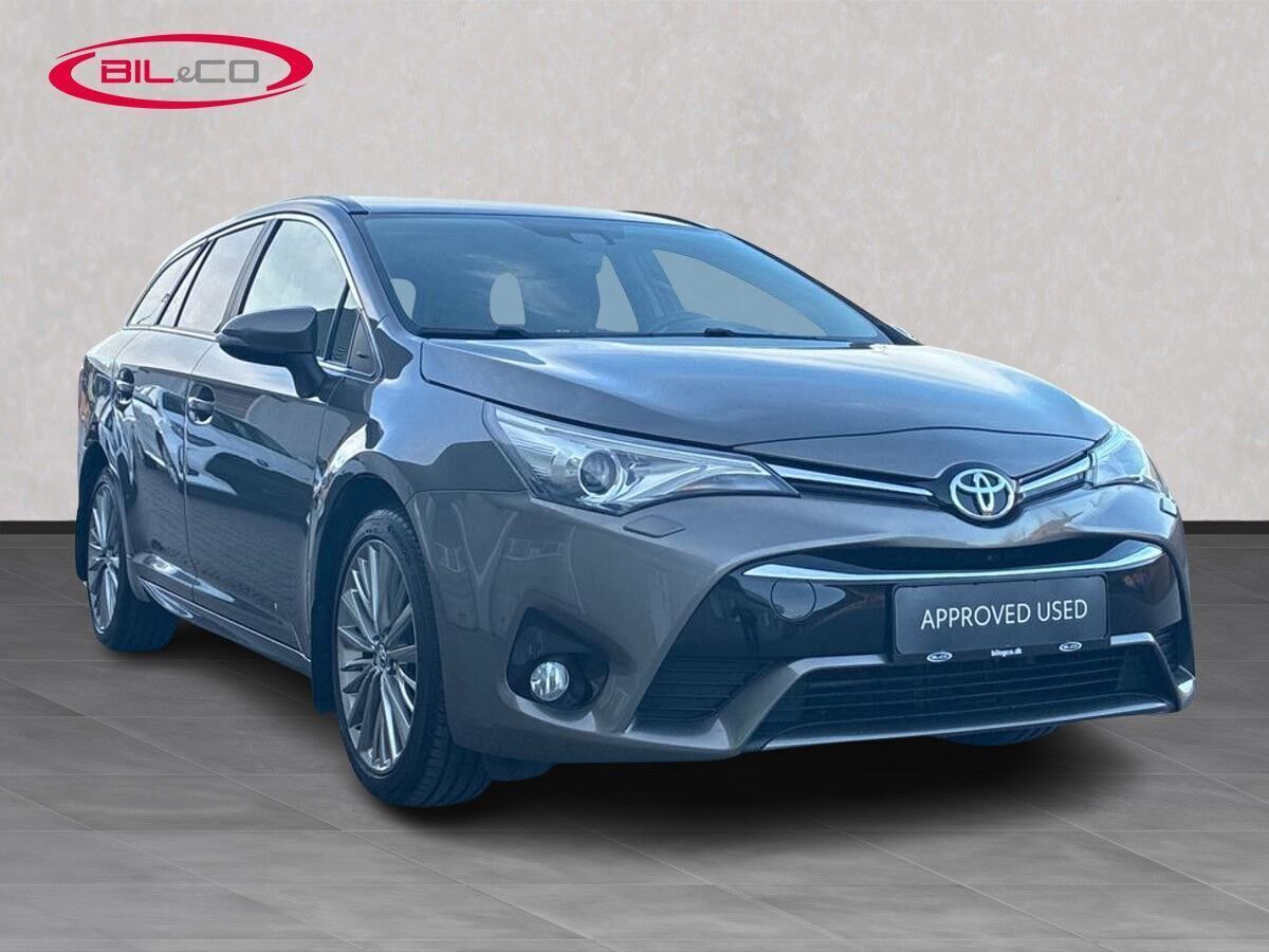 Bronze Toyota Avensis fra 2017