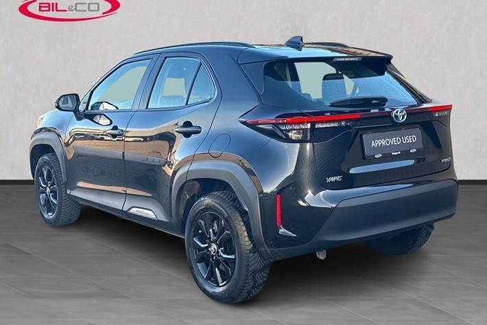 Sort Toyota Yaris Cross fra 2023