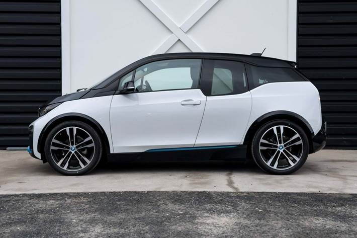Hvid BMW i3s fra 2022