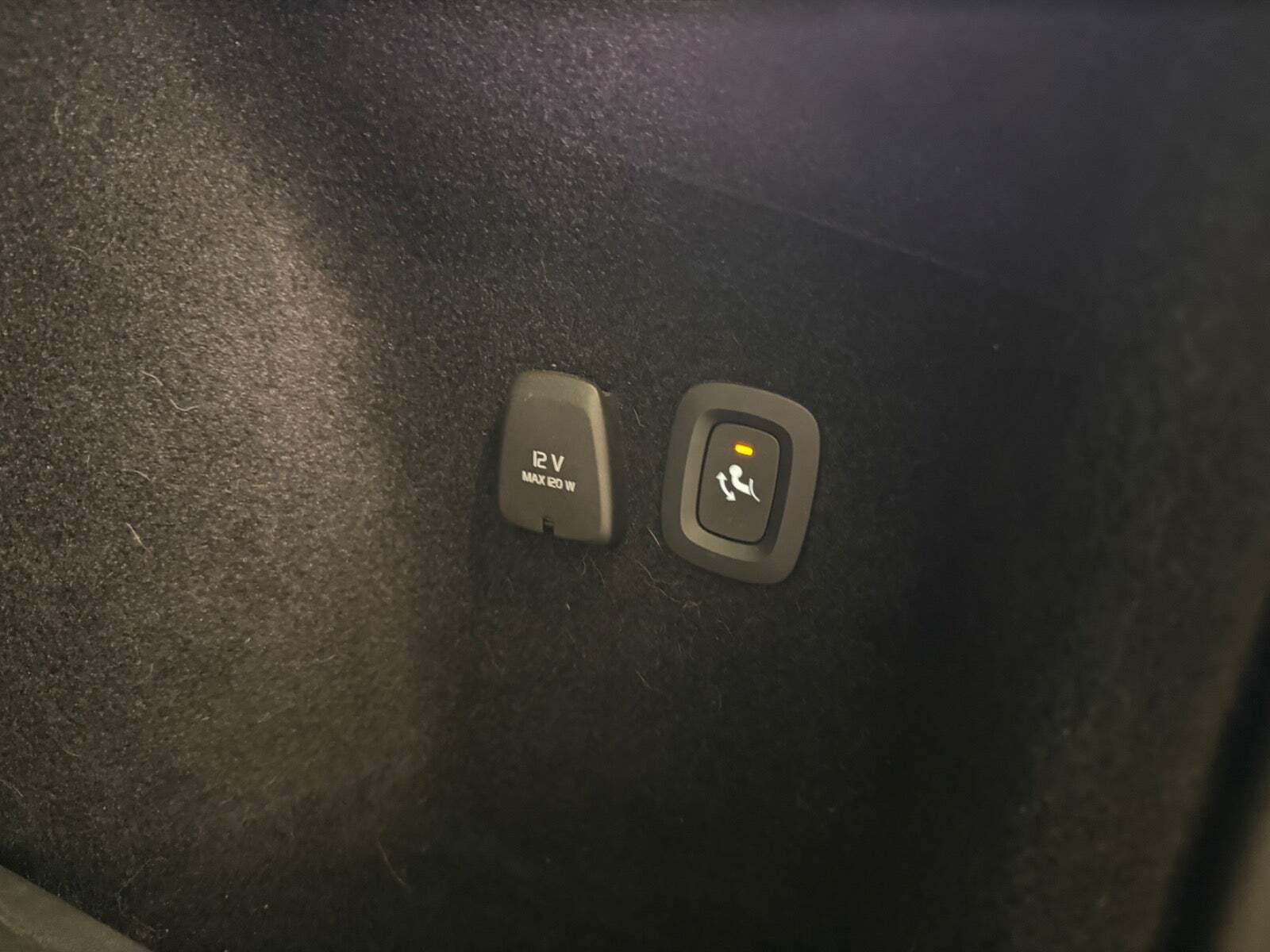 Grå Volvo V60 fra 2021