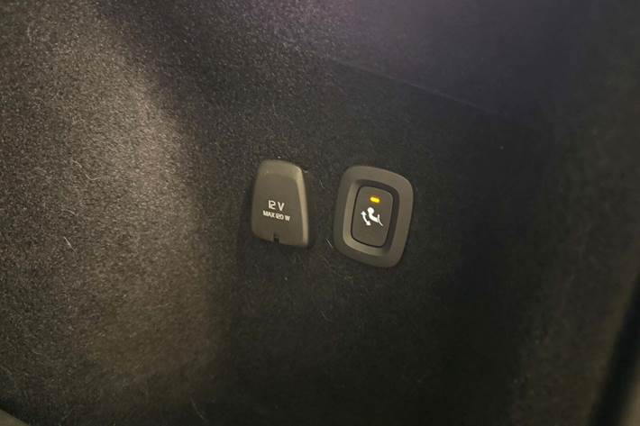 Grå Volvo V60 fra 2021