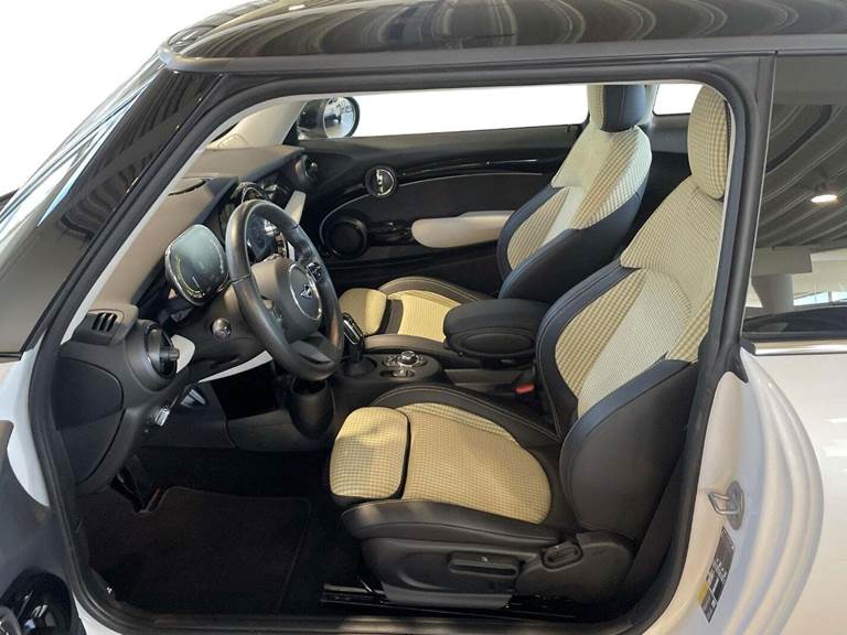 Mini Cooper SE Classic Trim