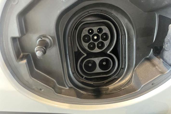 Hvid Mini Cooper SE fra 2023