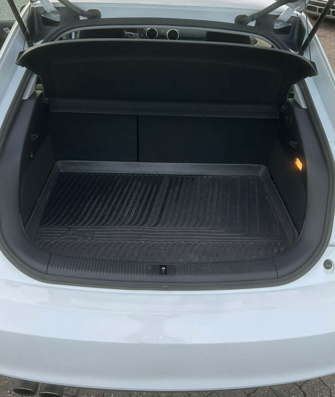 Hvid Audi A1 fra 2013