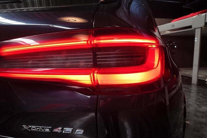 Sort BMW X5 fra 2020