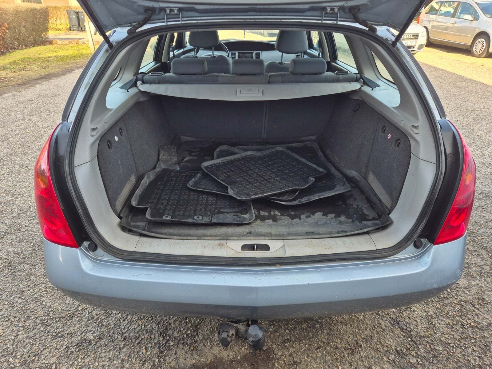 Grøn Nissan Primera fra 2006