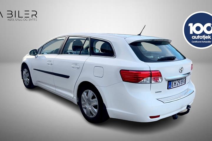 undefined Toyota Avensis fra 2014