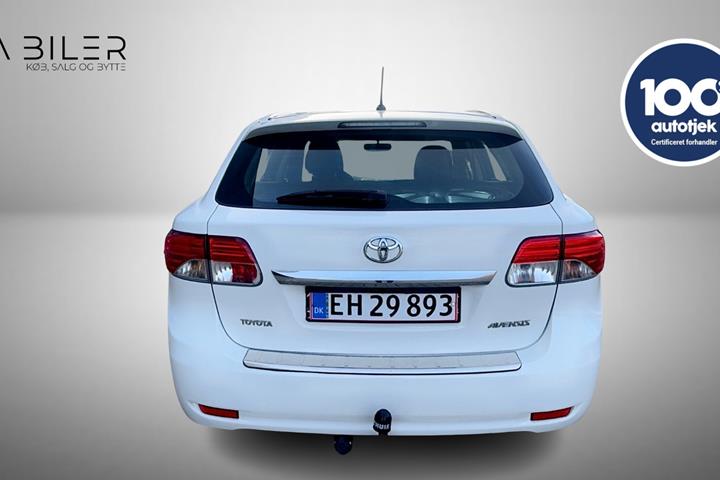 undefined Toyota Avensis fra 2014