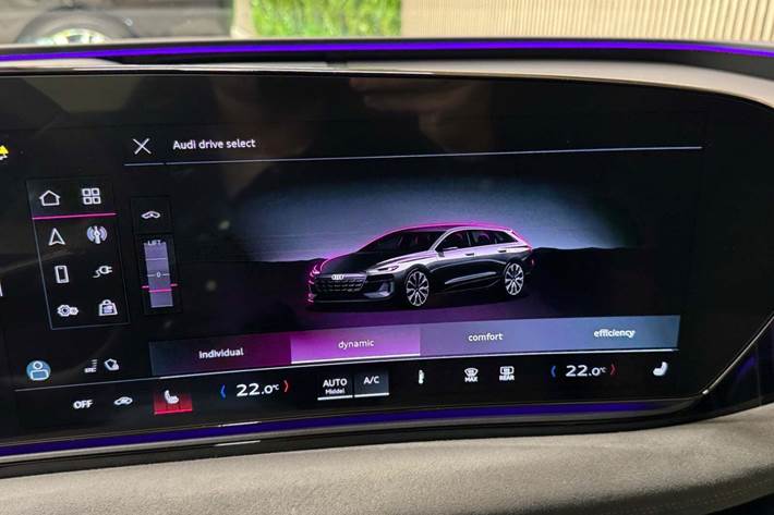 Hvid Audi A6 e-tron fra 2025