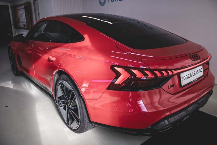 Rød Audi RS e-tron GT fra 2021