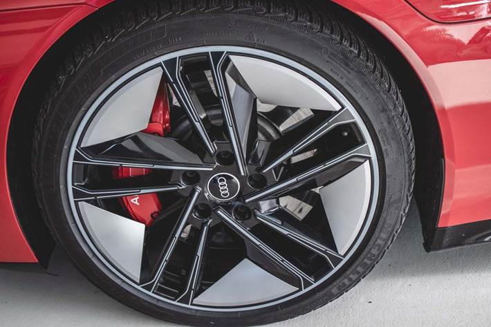 Rød Audi RS e-tron GT fra 2021