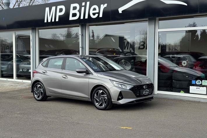 Beige Hyundai i20 fra 2021
