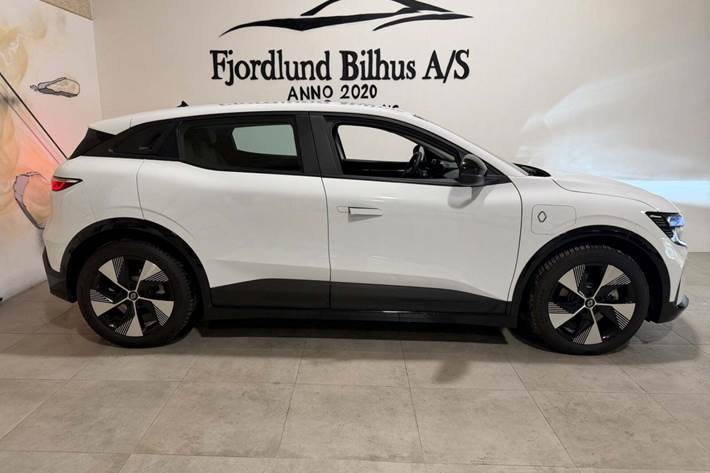 Hvid Renault Megane E-Tech fra 2023