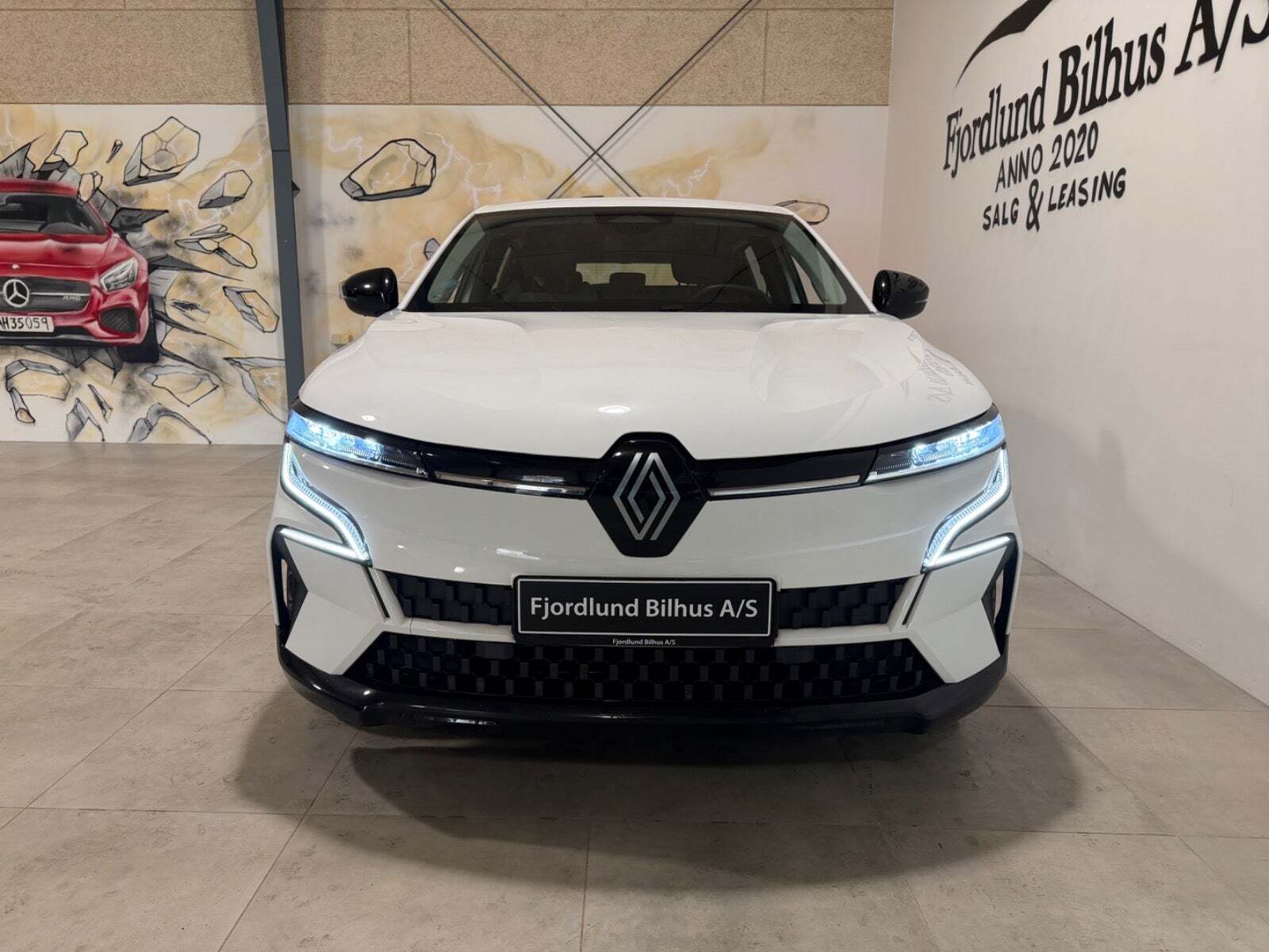 Hvid Renault Megane E-Tech fra 2023