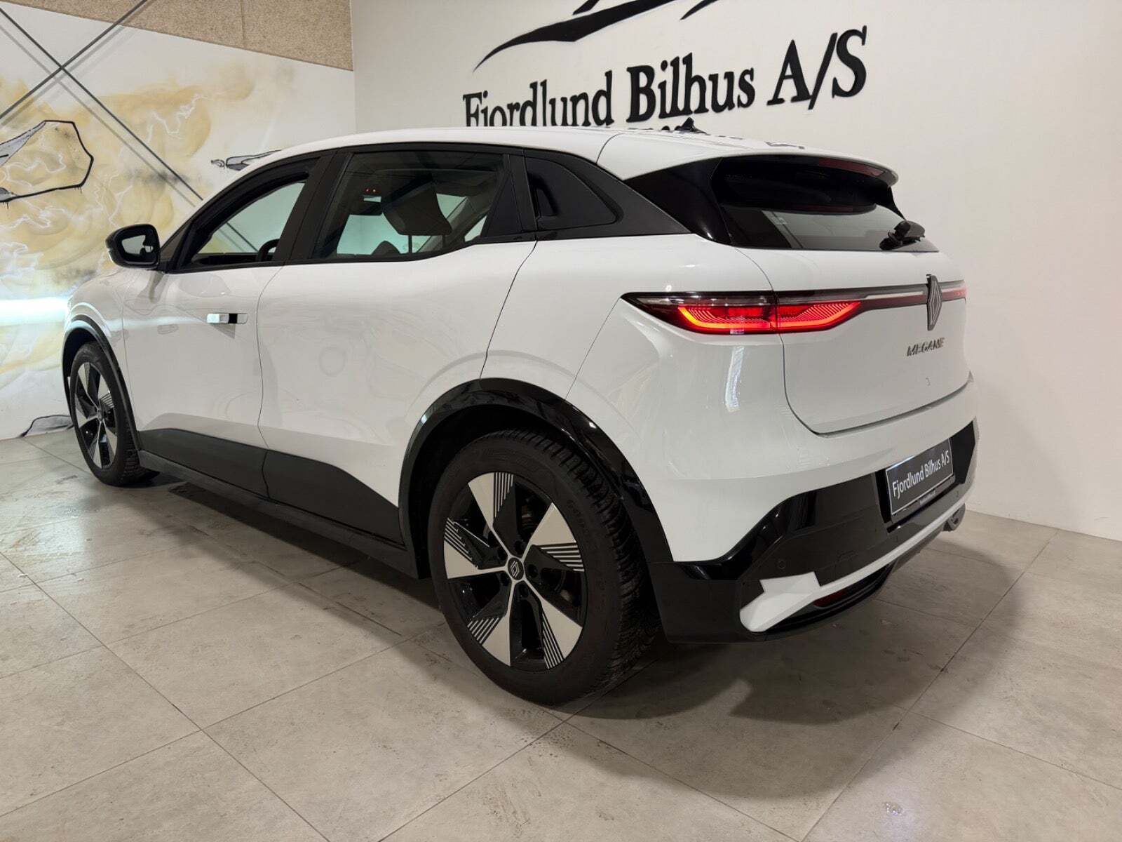 Hvid Renault Megane E-Tech fra 2023
