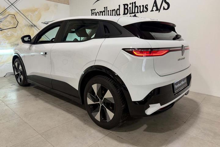 Hvid Renault Megane E-Tech fra 2023