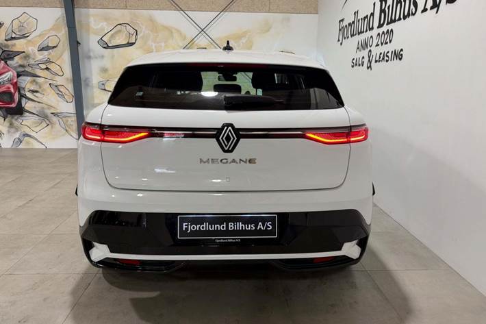 Hvid Renault Megane E-Tech fra 2023