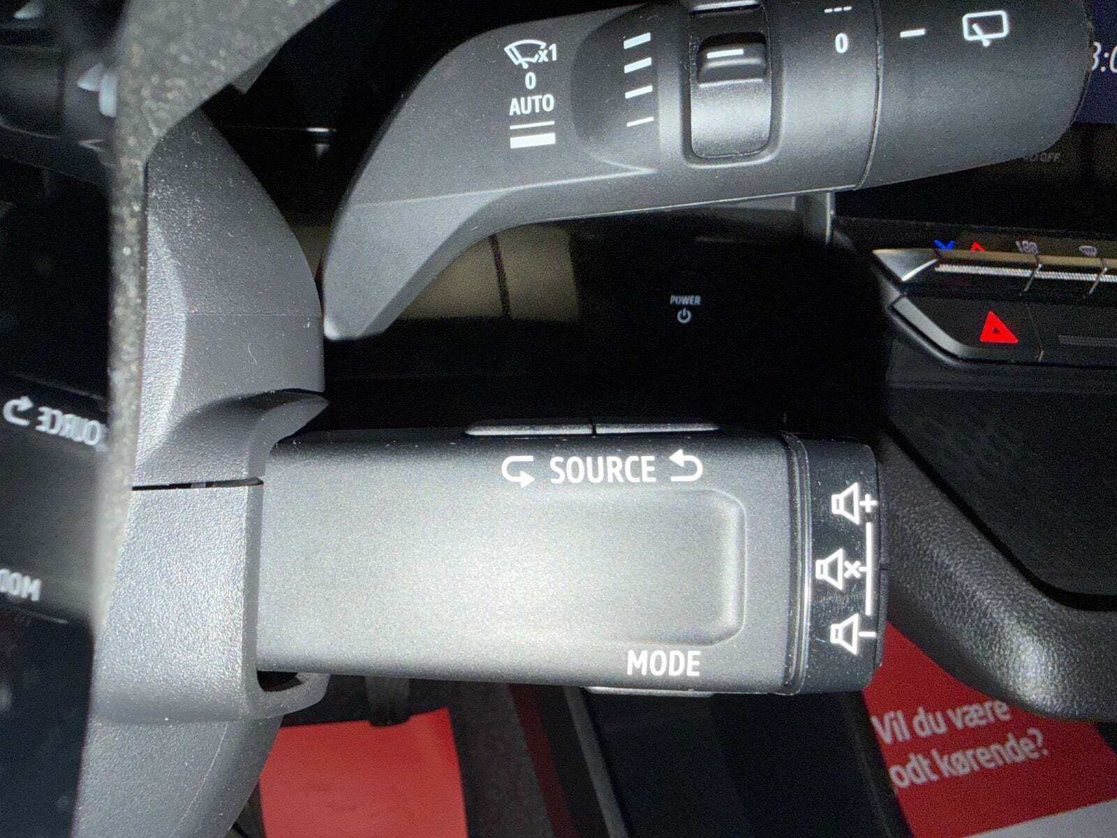 Hvid Renault Megane E-Tech fra 2023