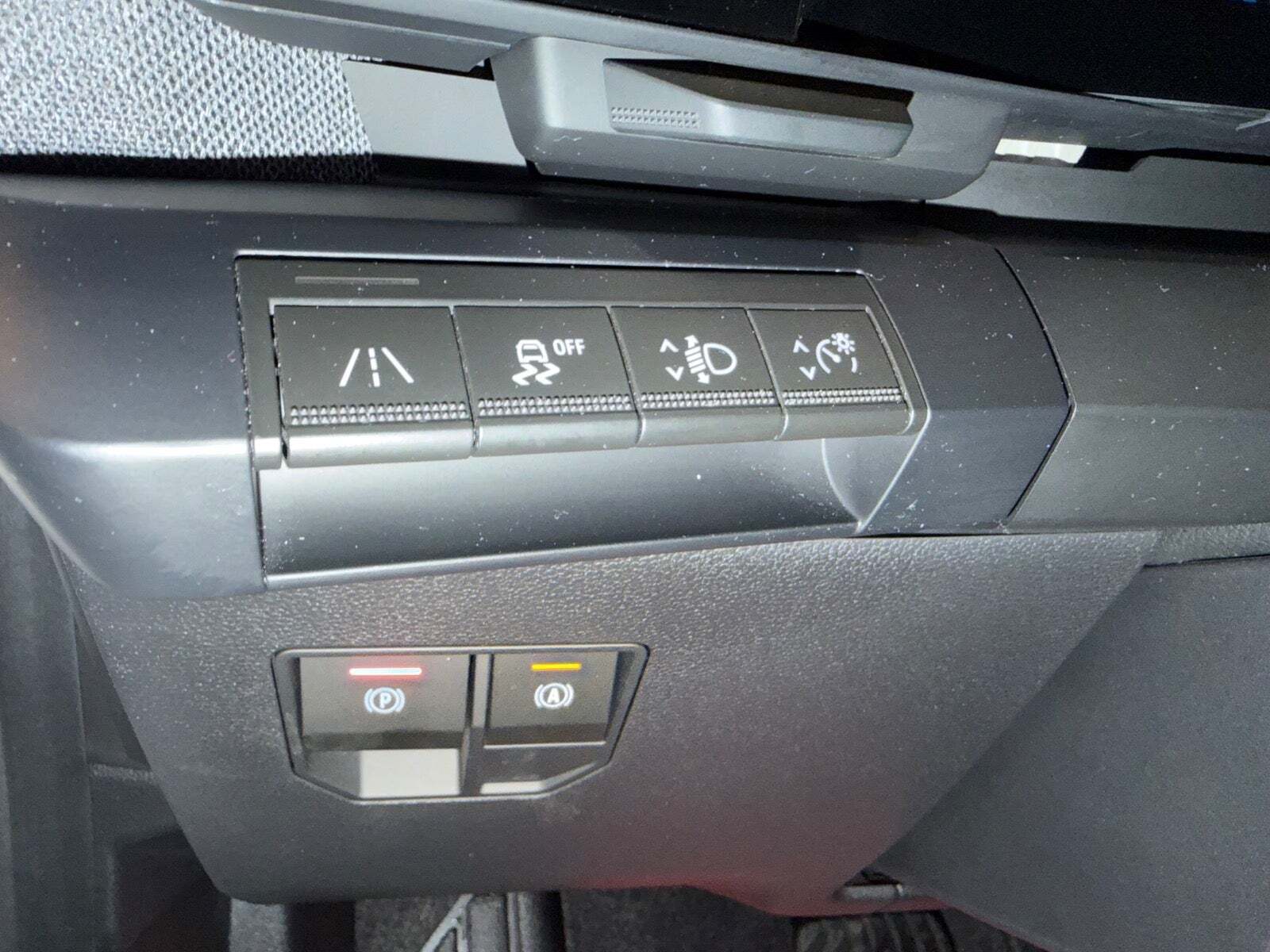 Hvid Renault Megane E-Tech fra 2023