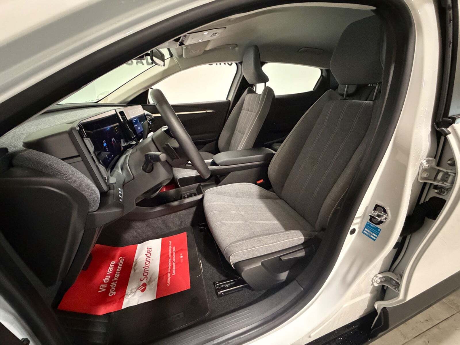 Hvid Renault Megane E-Tech fra 2023