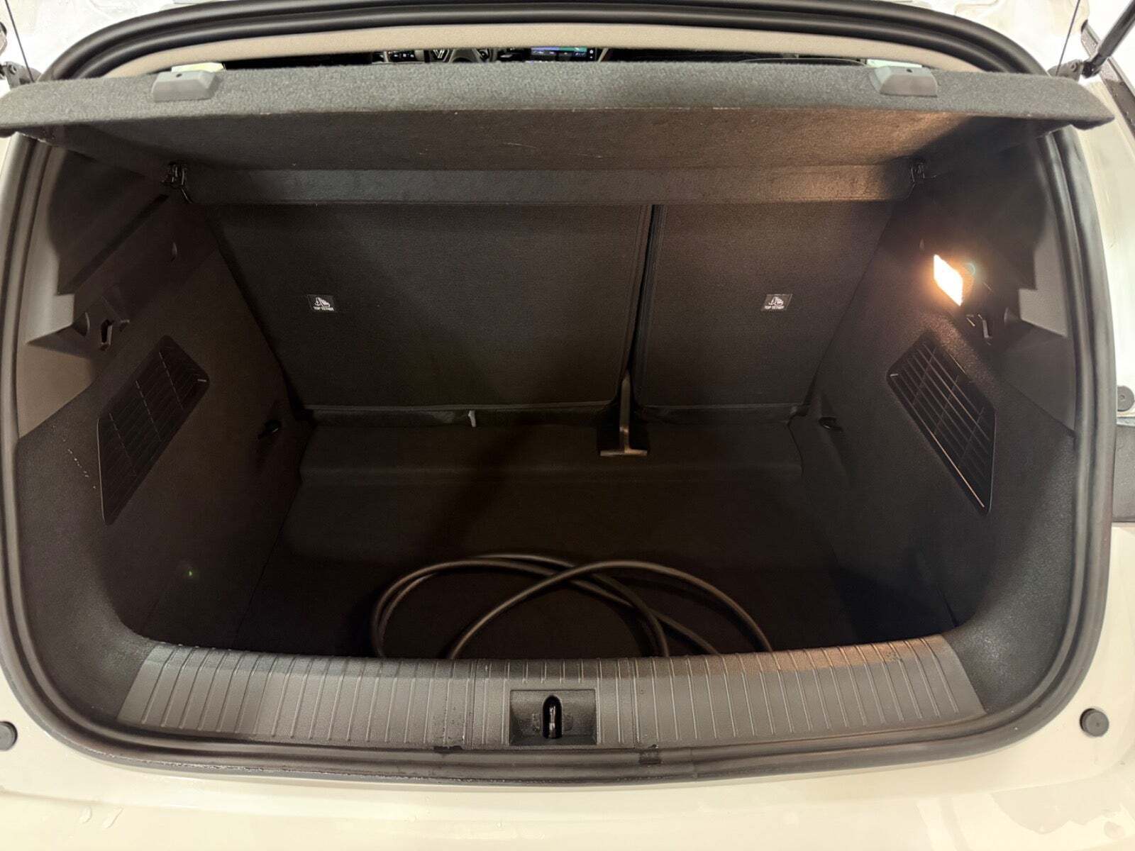 Hvid Renault Megane E-Tech fra 2023