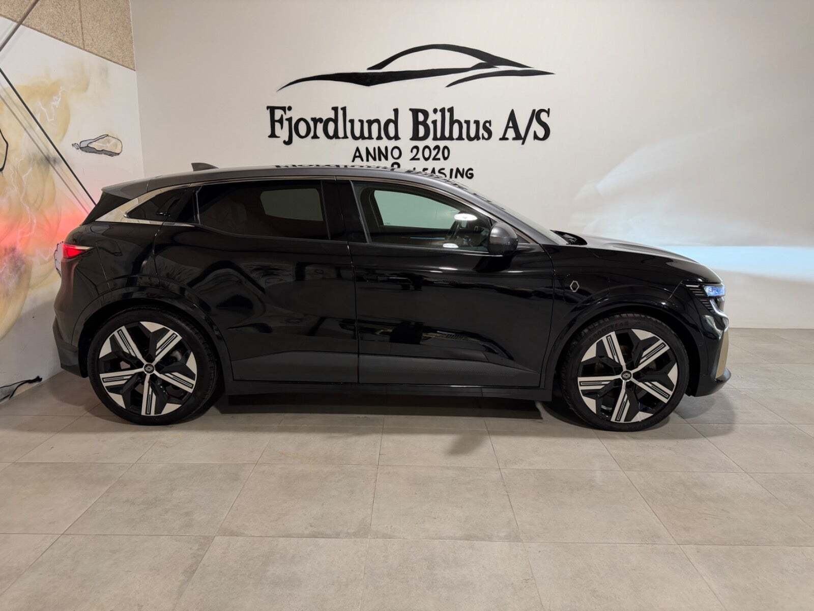 Sort Renault Megane E-Tech fra 2023