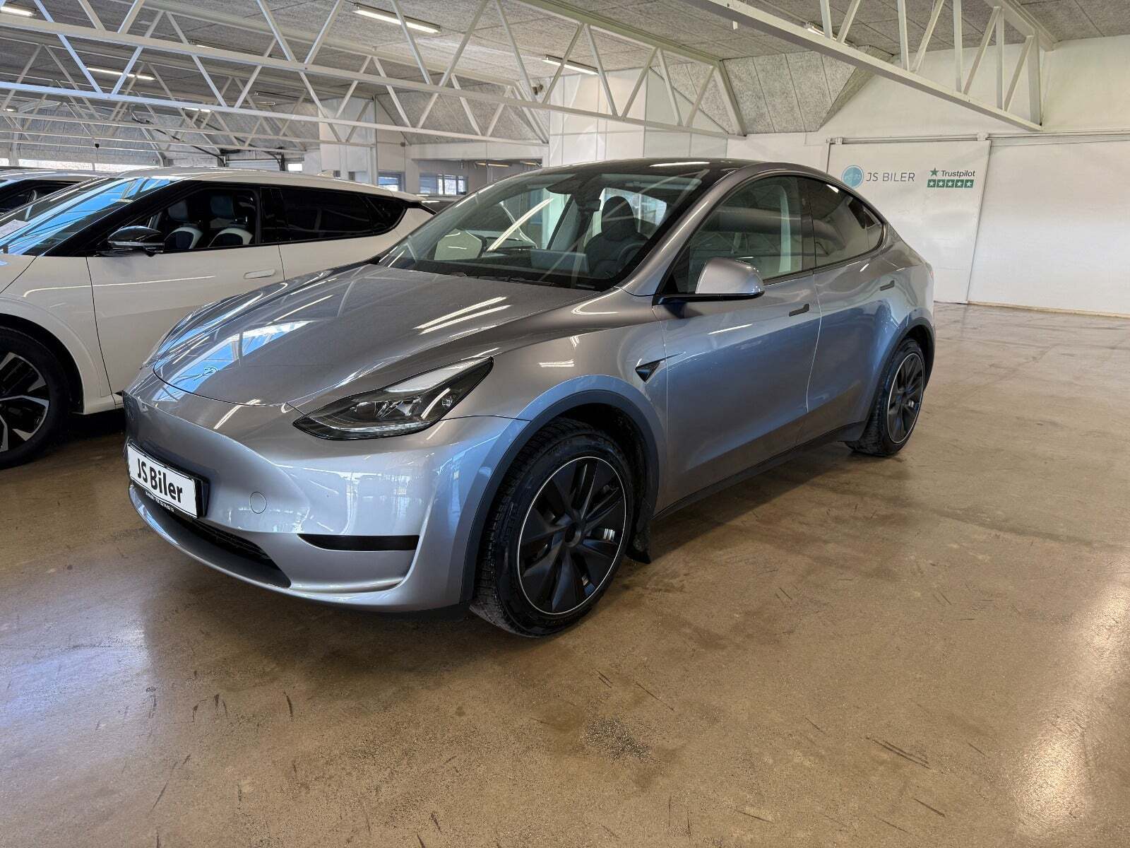 Tesla Model Y Long Range RWD