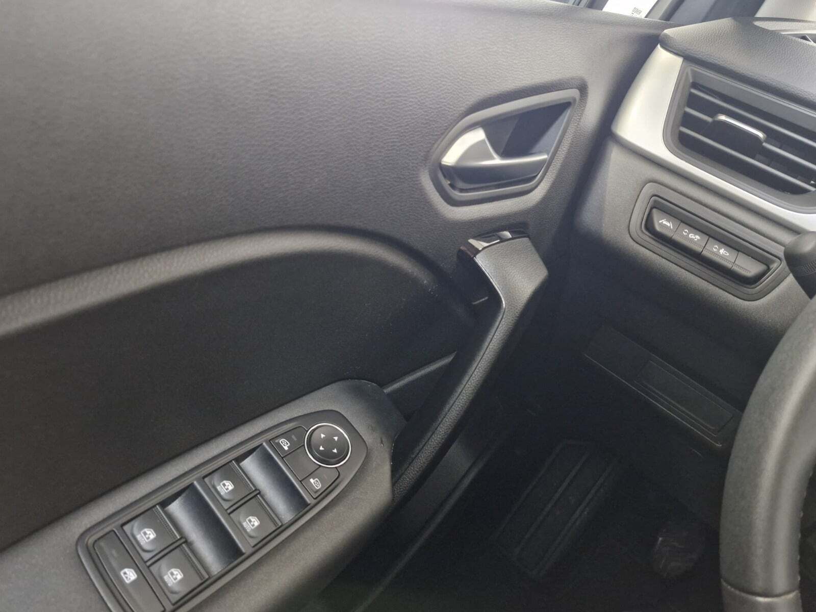 Sølv Renault Captur fra 2022