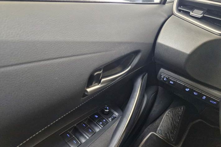 Sølv Toyota Corolla fra 2019