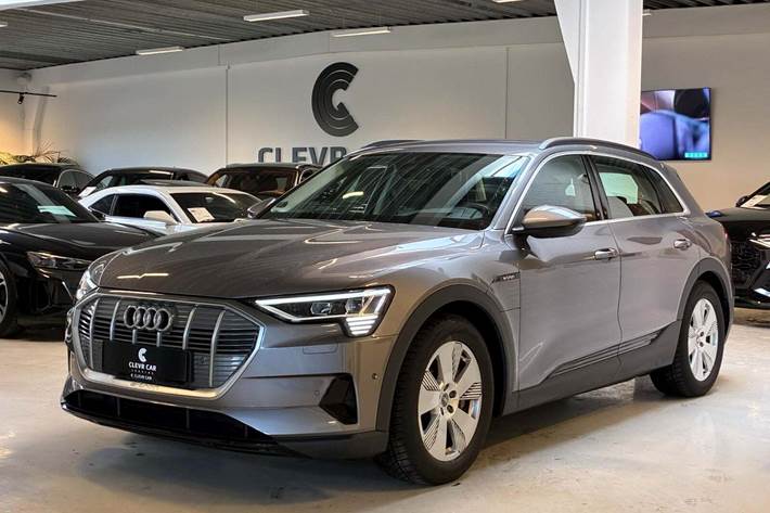 Grå Audi e-tron fra 2020 set udefra