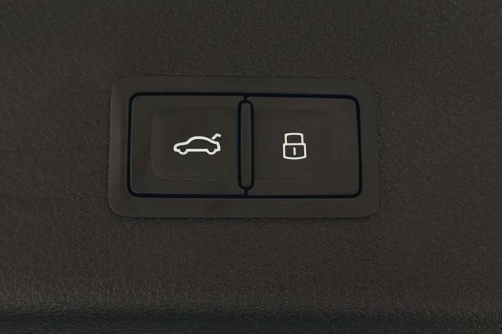 Grå Audi e-tron fra 2020