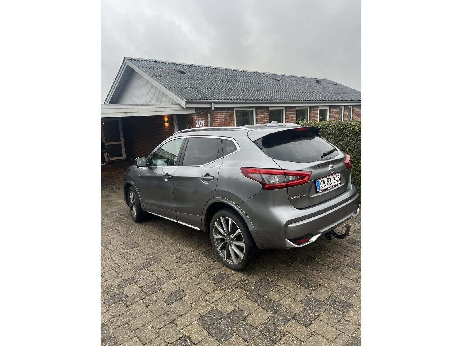 Grå Nissan Qashqai fra 2019