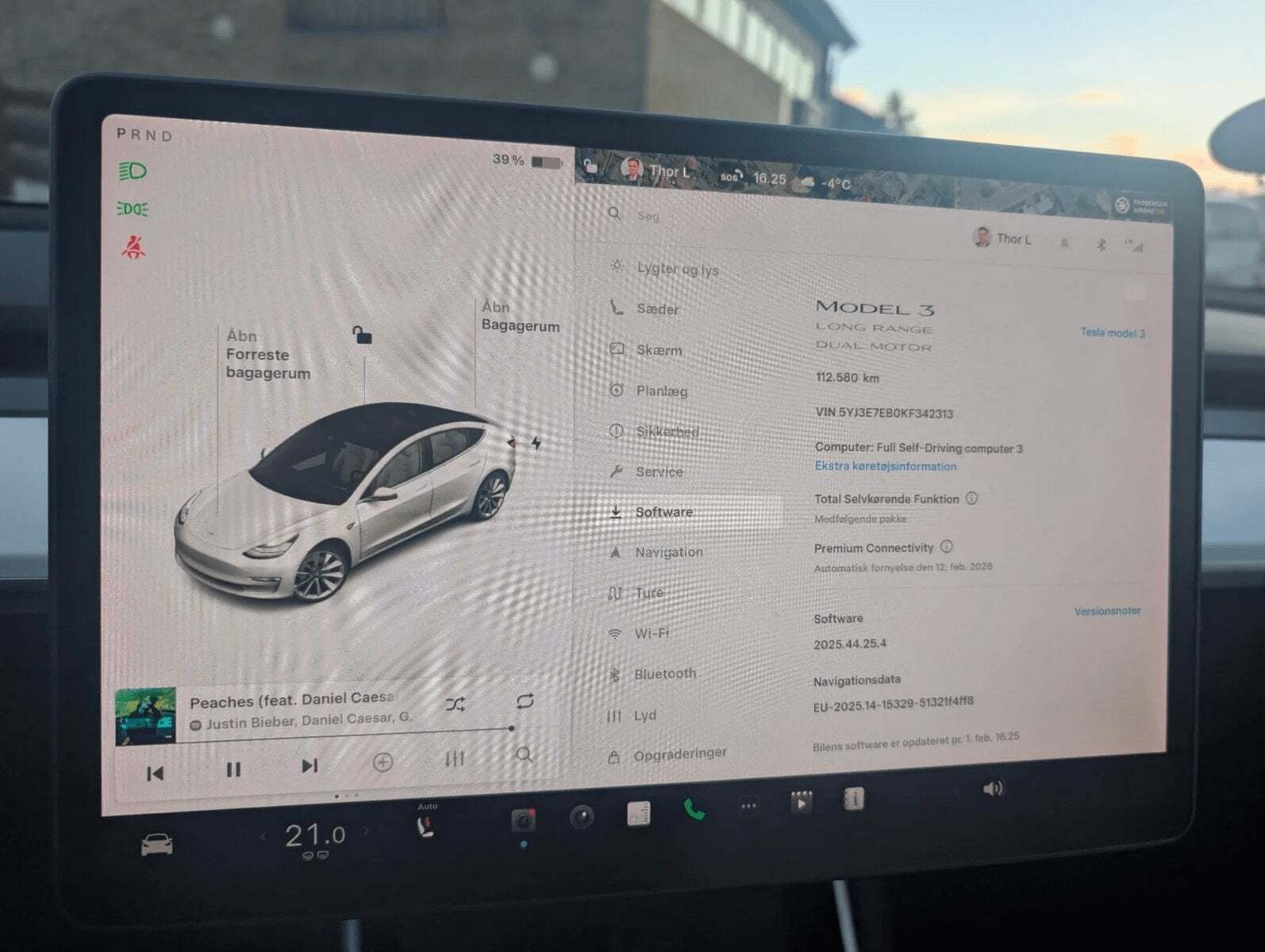 Hvid Tesla Model 3 fra 2019