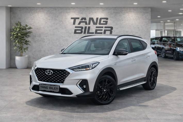 Sølv Hyundai Tucson fra 2020 set udefra