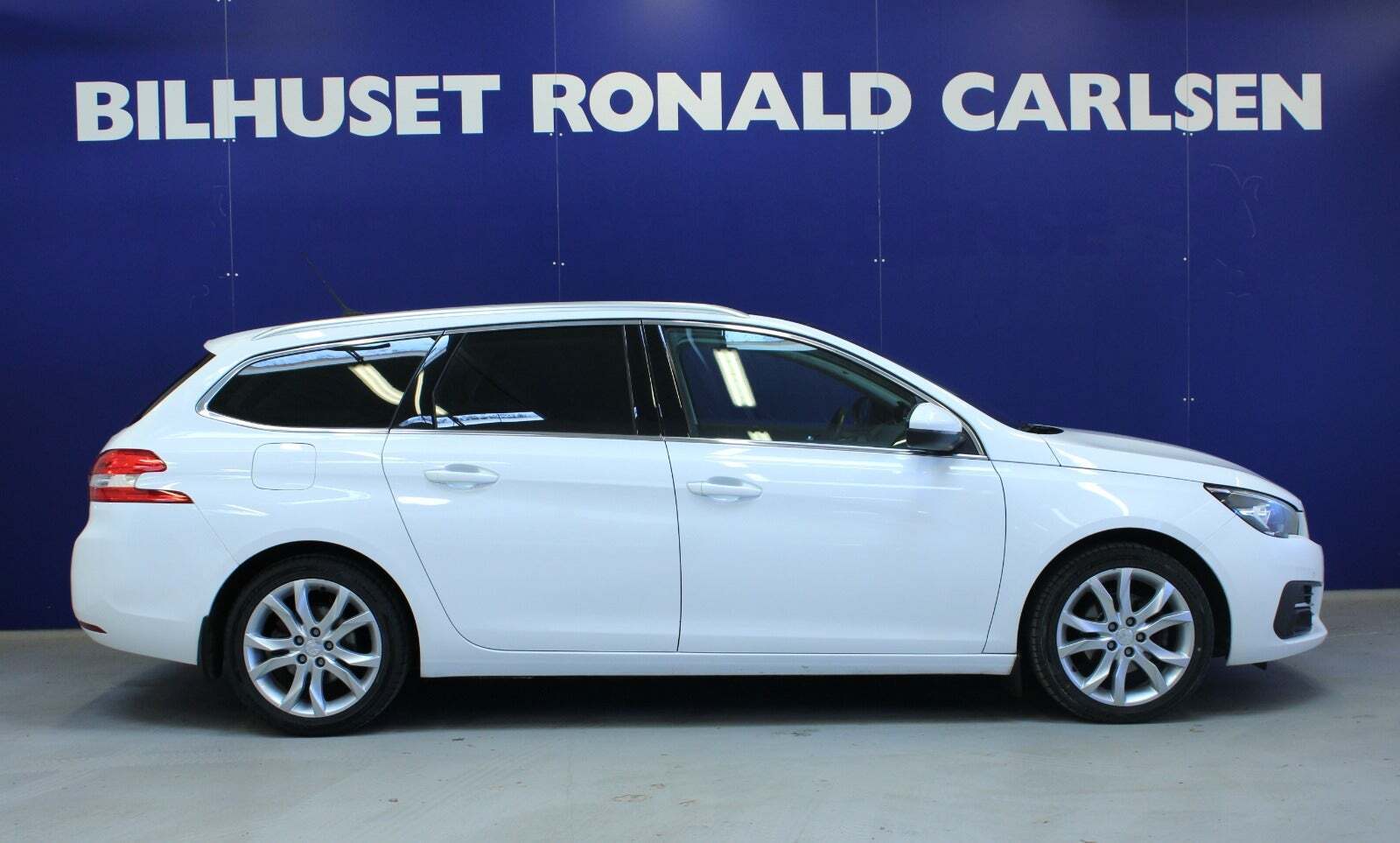 Hvid Peugeot 308 fra 2018