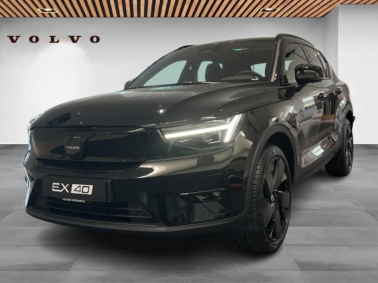 Volvo EX40 Extended Range Black Edition Excess