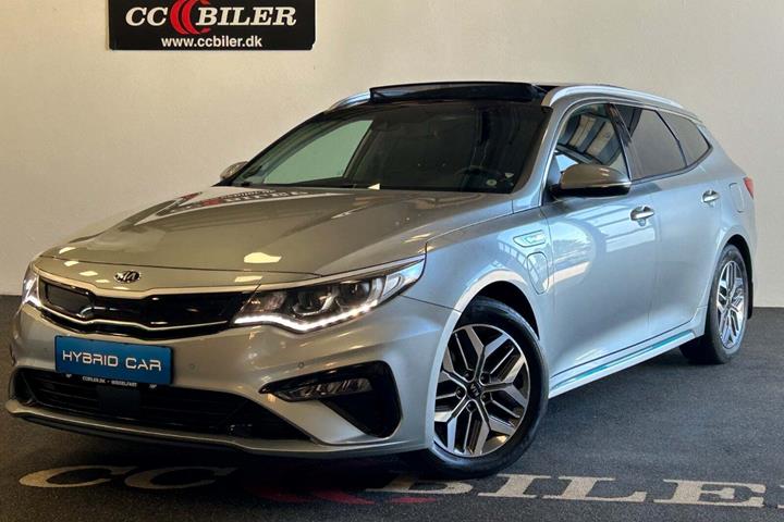 Sølv Kia Optima fra 2020 set udefra